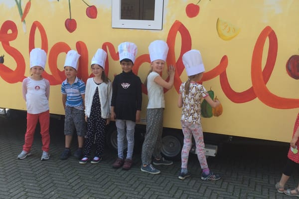 Start des Slow Mobils bei der Anne-Frank-Schule